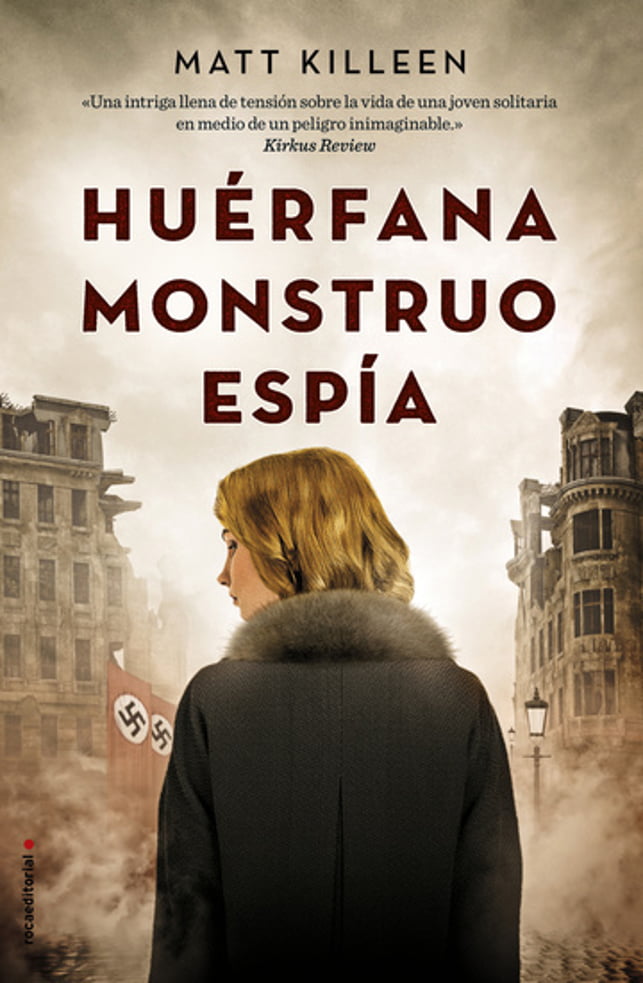 Huérfana monstruo espía